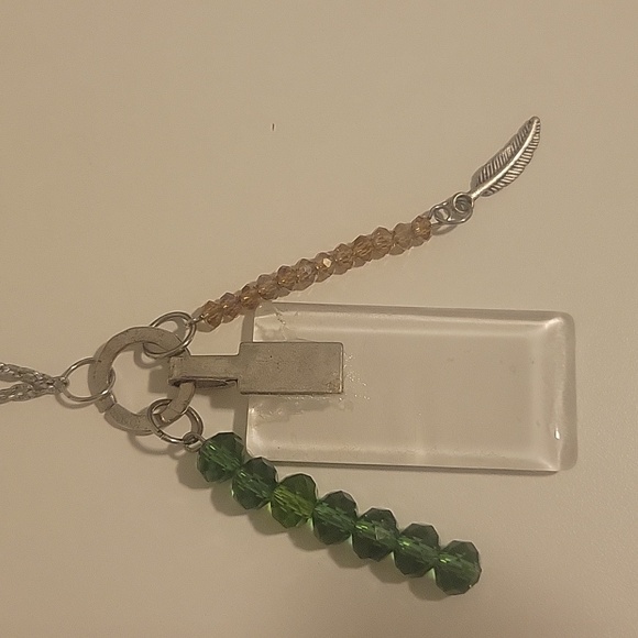 Adorable necklace 🌲🪶 - Picture 3 of 4